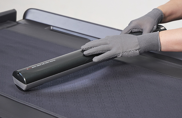 Service Step 6: UV sterilization of the Berex Massage Bed for thorough disinfection